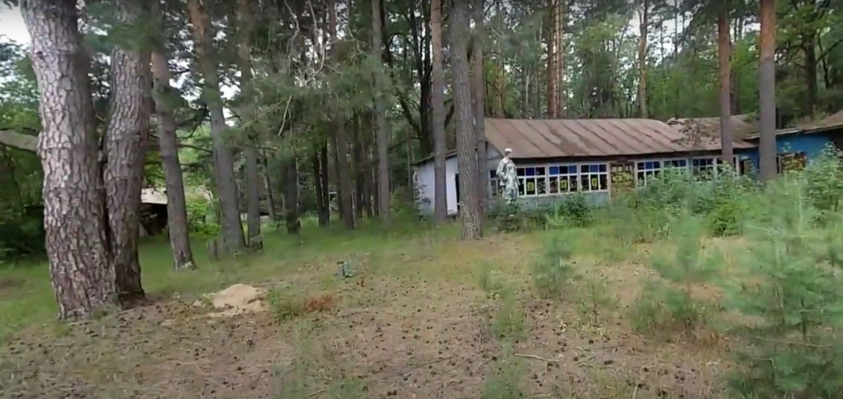 Видеоблогер Михаил Слуцкий побывал в заброшенном пионерлагере «Чайка». Он поделился с нами кадрами и впечатлениями от посещения этого объекта.