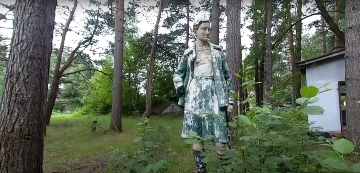 Видеоблогер Михаил Слуцкий побывал в заброшенном пионерлагере «Чайка». Он поделился с нами кадрами и впечатлениями от посещения этого объекта.