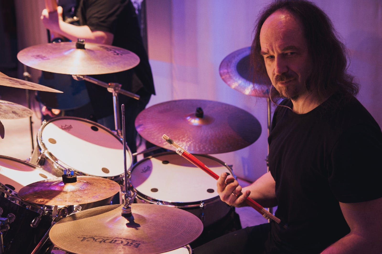 В течение лета шел первый этап барабанного конкурса Drummers United 2021. Единственный из Владимира в состязании драммеров принял участие Олег Елисеев.