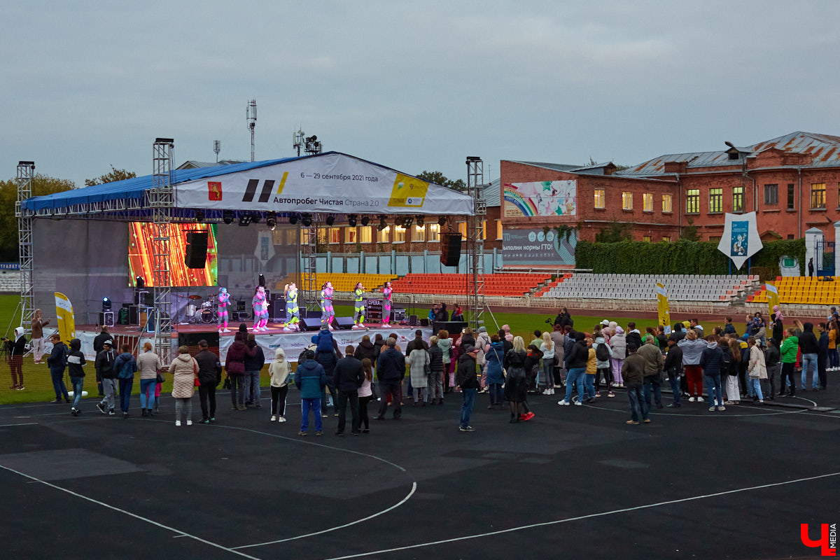 Вечернее выступление «Братьев Грим» на стадионе «Лыбедь». Как это было и при чем здесь экология?