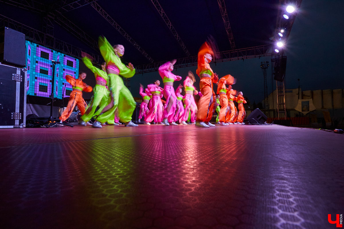 Вечернее выступление «Братьев Грим» на стадионе «Лыбедь». Как это было и при чем здесь экология?