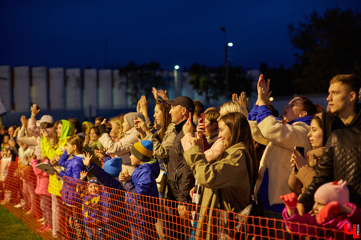 Вечернее выступление «Братьев Грим» на стадионе «Лыбедь». Как это было и при чем здесь экология?
