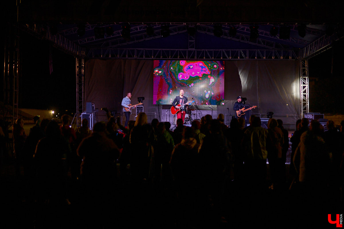 Вечернее выступление «Братьев Грим» на стадионе «Лыбедь». Как это было и при чем здесь экология?