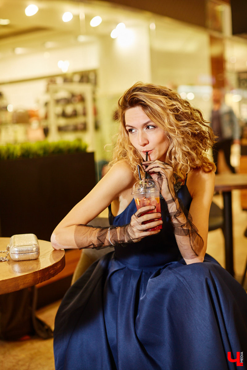 Пока фанаты ждут нового сезона «Секса в большом городе», мы со стилистом Ириной Безбородовой и очаровательной Екатериной Лебедь отправились на шопинг. И попробовали повторить культовые образы Кэрри Брэдшоу. Спойлер: у нас получилось!