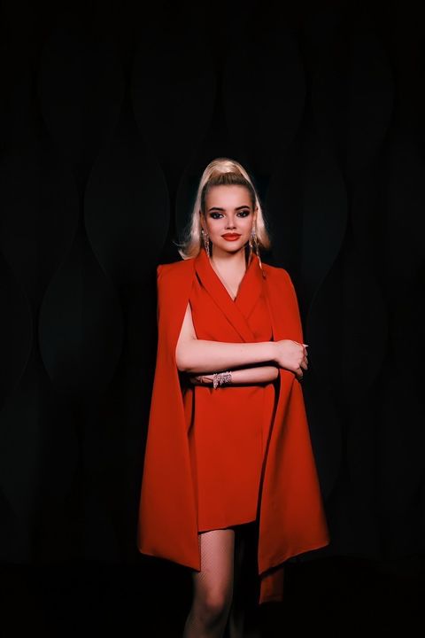 Десятого сентября на телеканале «Россия 1» стартует «Шоу большой страны» от «Comedy Club Production», на постерах которого - яркая владимирская шоувумен Софья Лобанова. Узнаем у актрисы, с какими сложностями и радостями ей удалось столкнуться во время съемок.