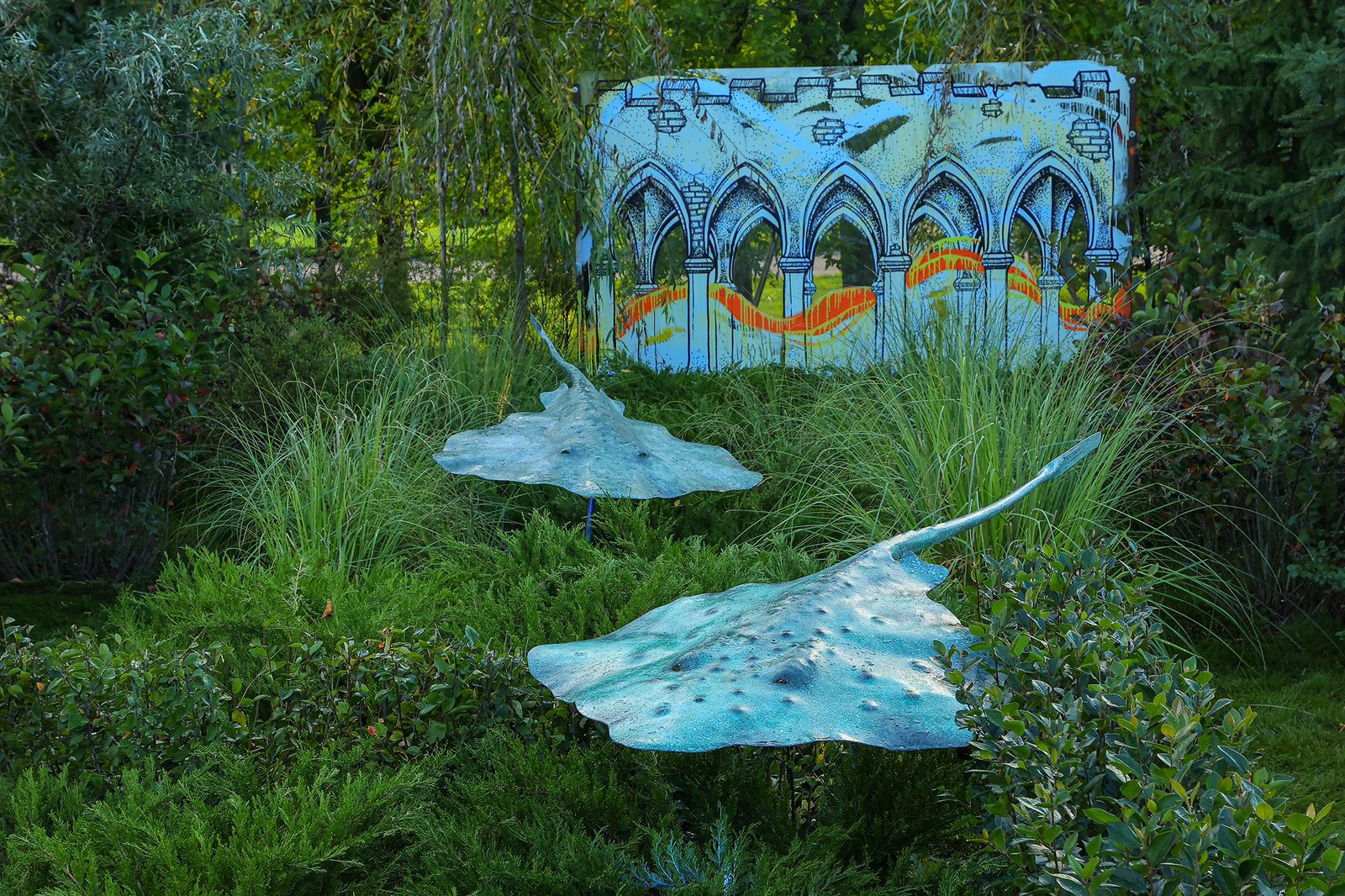 В Царицыно проходит IV Фестиваль исторических садов. В этом году он посвящен старинным усадьбам. Один из проектов - имение графа Храповицкого в Муромцево. Ландшафтные дизайнеры создали современную интерпретацию.