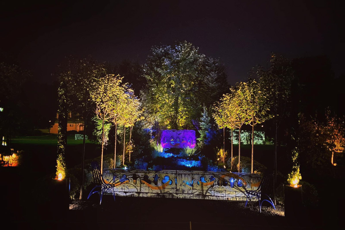 В Царицыно проходит IV Фестиваль исторических садов. В этом году он посвящен старинным усадьбам. Один из проектов - имение графа Храповицкого в Муромцево. Ландшафтные дизайнеры создали современную интерпретацию.