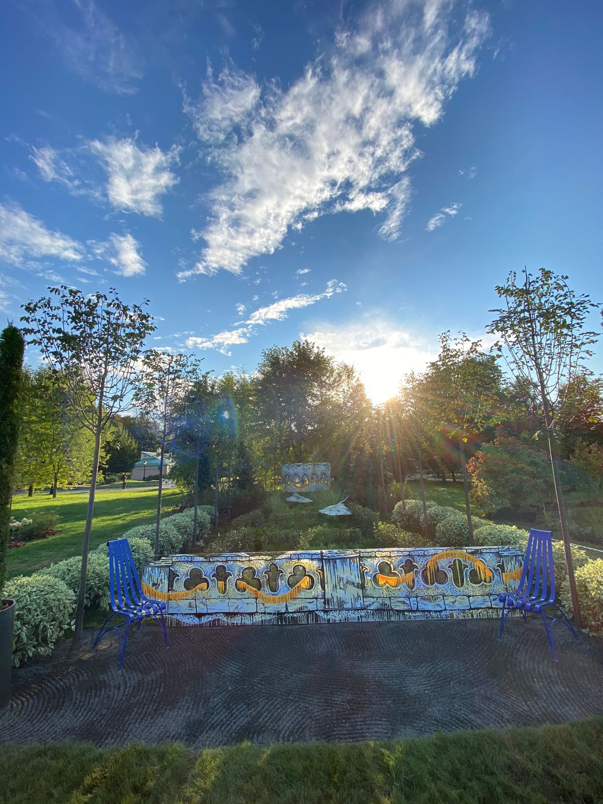 В Царицыно проходит IV Фестиваль исторических садов. В этом году он посвящен старинным усадьбам. Один из проектов - имение графа Храповицкого в Муромцево. Ландшафтные дизайнеры создали современную интерпретацию.