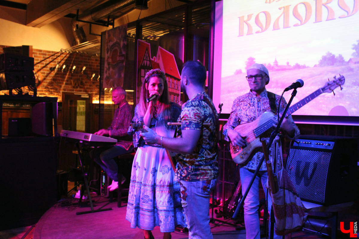 После всех перипетий и испытаний, свалившихся на группу, жемчужина владимирской музыкальной сцены - фолк-бэнд «Колокол» - наконец представила слушателям свою новую программу «Бессонница». 