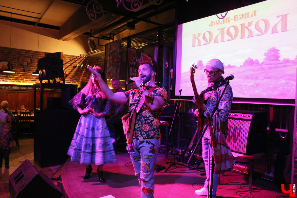 После всех перипетий и испытаний, свалившихся на группу, жемчужина владимирской музыкальной сцены - фолк-бэнд «Колокол» - наконец представила слушателям свою новую программу «Бессонница». 