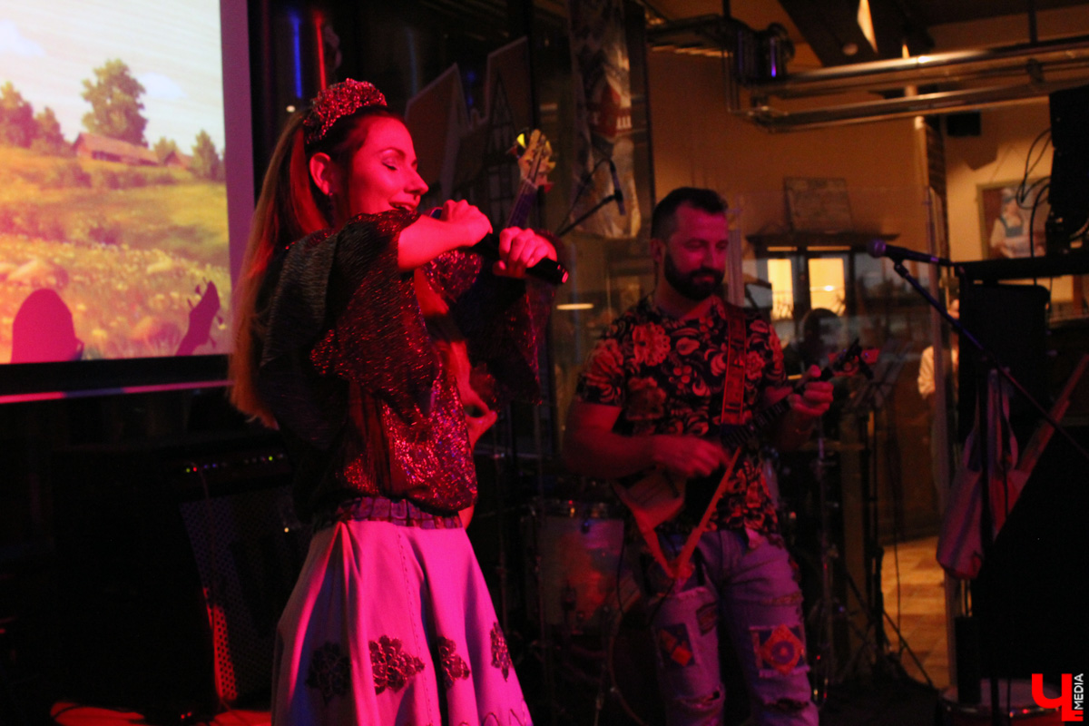 После всех перипетий и испытаний, свалившихся на группу, жемчужина владимирской музыкальной сцены - фолк-бэнд «Колокол» - наконец представила слушателям свою новую программу «Бессонница». 