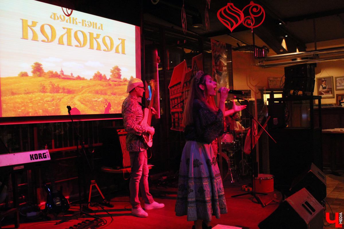 После всех перипетий и испытаний, свалившихся на группу, жемчужина владимирской музыкальной сцены - фолк-бэнд «Колокол» - наконец представила слушателям свою новую программу «Бессонница». 