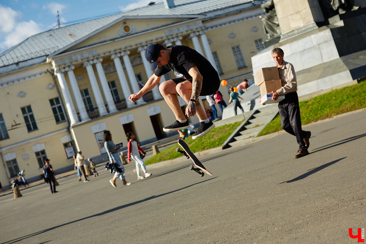 Музыкальные представления, спортивные состязания, всевозможные мастер-классы и многое другое: самые яркие моменты главного события города в материале «Ключ-Медиа».