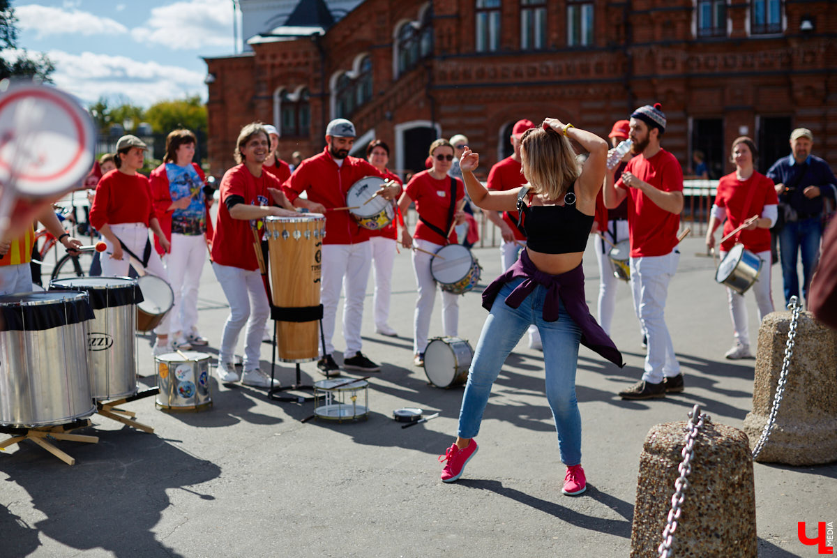 Музыкальные представления, спортивные состязания, всевозможные мастер-классы и многое другое: самые яркие моменты главного события города в материале «Ключ-Медиа».
