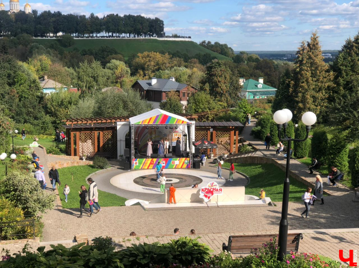 Музыкальные представления, спортивные состязания, всевозможные мастер-классы и многое другое: самые яркие моменты главного события города в материале «Ключ-Медиа».