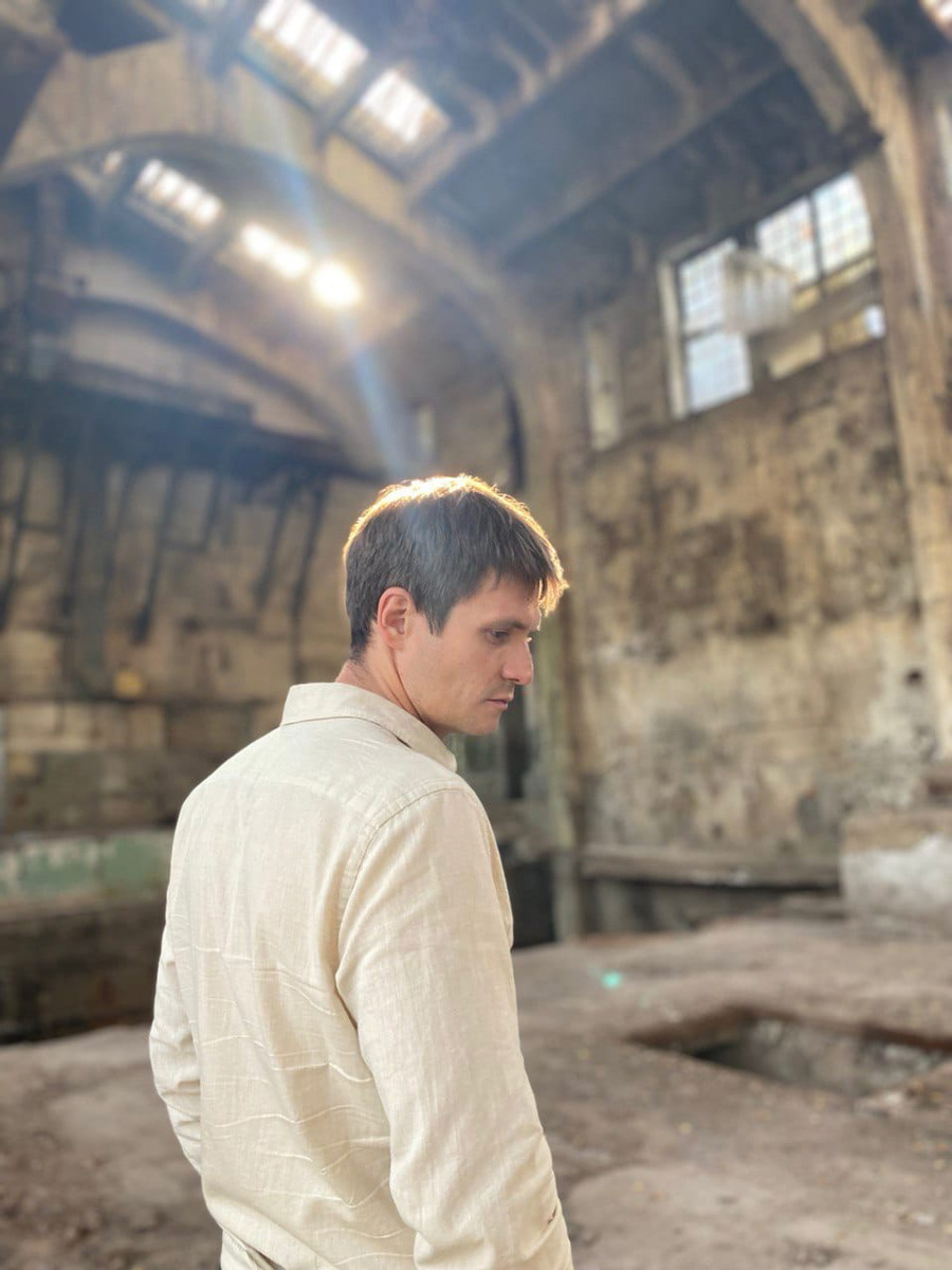 Театр многогранен, и, наконец-таки, во Владимире он начинает свое развитие с появлением «ТТ Завода». Проекта, который заявит о себе спектаклем в заброшенном помещении ТЭЦ и продолжит удивлять горожан сайт-специфик постановками.