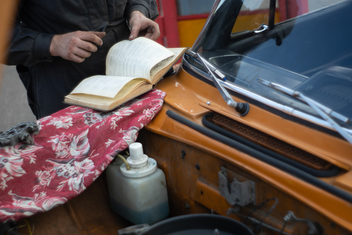 Ковровские реконструкторы на полдня вернули город в 80-е. В масштабной реконструкции приняло участие более 100 человек. Жизненные сценки от починки «Москвича» до приема стеклотары и свадьбы могли увидеть все желающие.