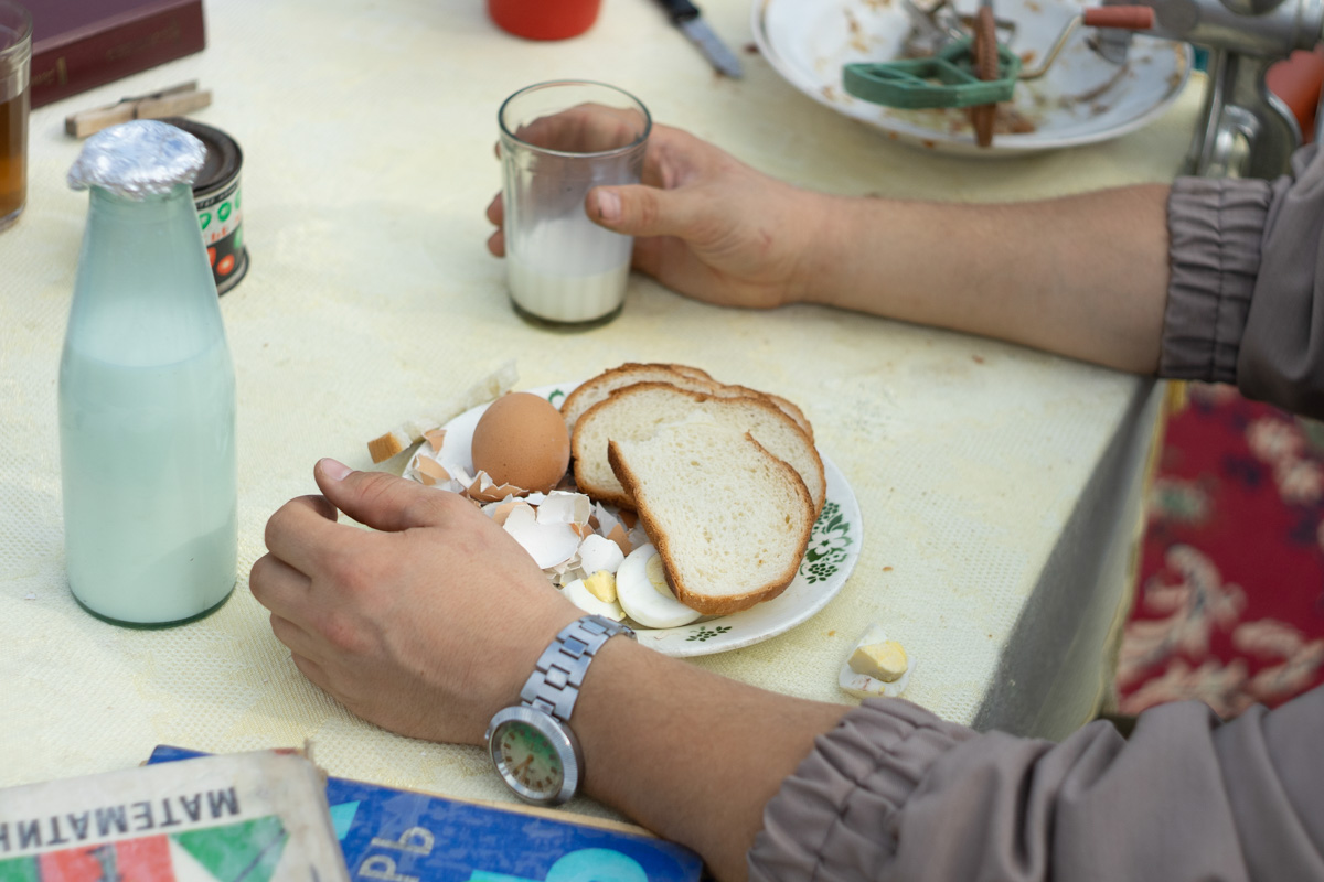 Ковровские реконструкторы на полдня вернули город в 80-е. В масштабной реконструкции приняло участие более 100 человек. Жизненные сценки от починки «Москвича» до приема стеклотары и свадьбы могли увидеть все желающие.