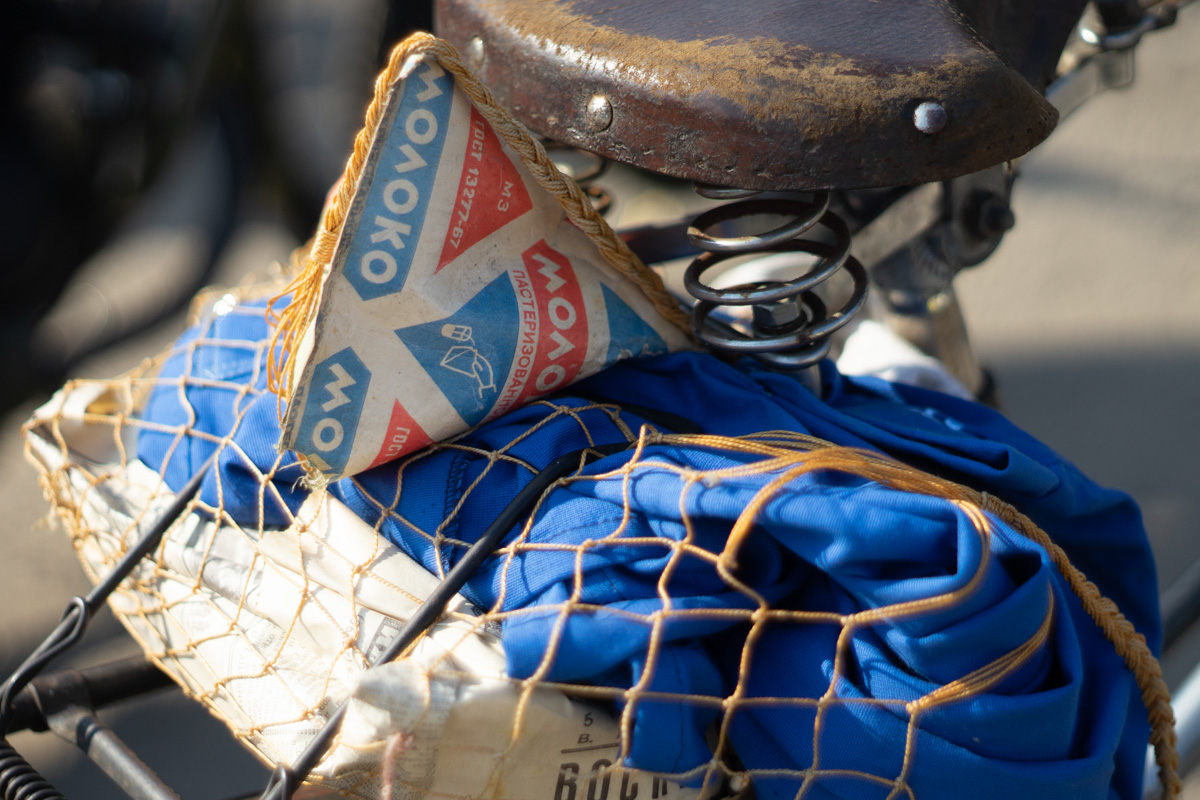 Ковровские реконструкторы на полдня вернули город в 80-е. В масштабной реконструкции приняло участие более 100 человек. Жизненные сценки от починки «Москвича» до приема стеклотары и свадьбы могли увидеть все желающие.