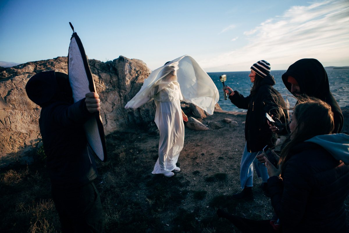 Фотограф Владимир Никонов побывал на международном фестивале современного искусства RADI SVETA. Результаты резиденции, озарения и настроения разного Байкала — в объективе и рассказе «камерамена».