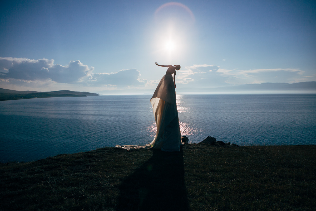 Фотограф Владимир Никонов побывал на международном фестивале современного искусства RADI SVETA. Результаты резиденции, озарения и настроения разного Байкала — в объективе и рассказе «камерамена».