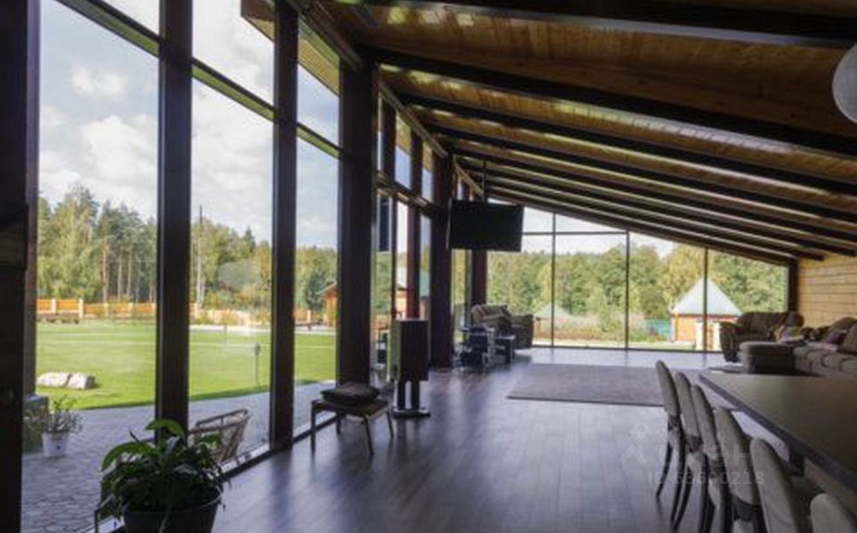 Особняк, который стоит как самый дорогой в России Ferrari, — да, это роскошь. Но он такой не один. «Ключ-Медиа» собрал для вас 5 элитных вариантов, которые можно найти на владимирском рынке недвижимости.