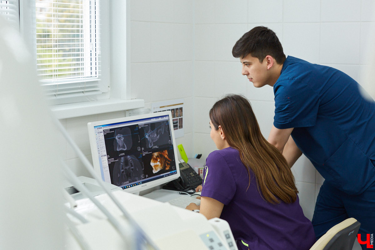 Здоровая и ровная улыбка доступны в любом возрасте. Профессионалы помогут достичь этого, подобрав элайнеры или брекет-систему. С чего начать, как проходит лечение и какова его стоимость — в разговоре со специалистом стоматологии «Лавиани».