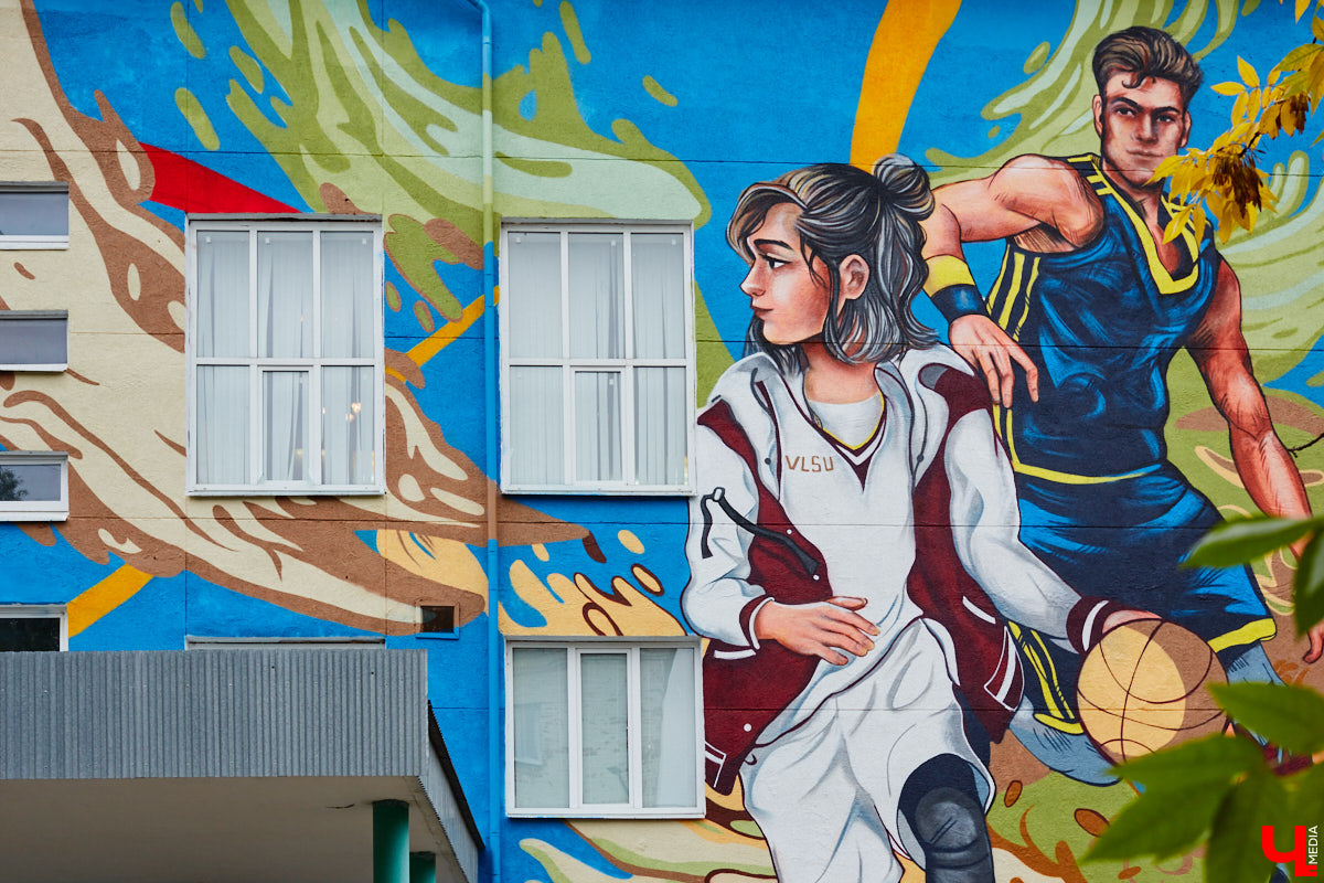 В этот раз на карте городских арт-обновлений — только крупные работы. Собрали топ-4 фасада с мотивами спорта, любви и мечты в Центральном парке, Перекопском городке, на улицах Университетской и Строителей.