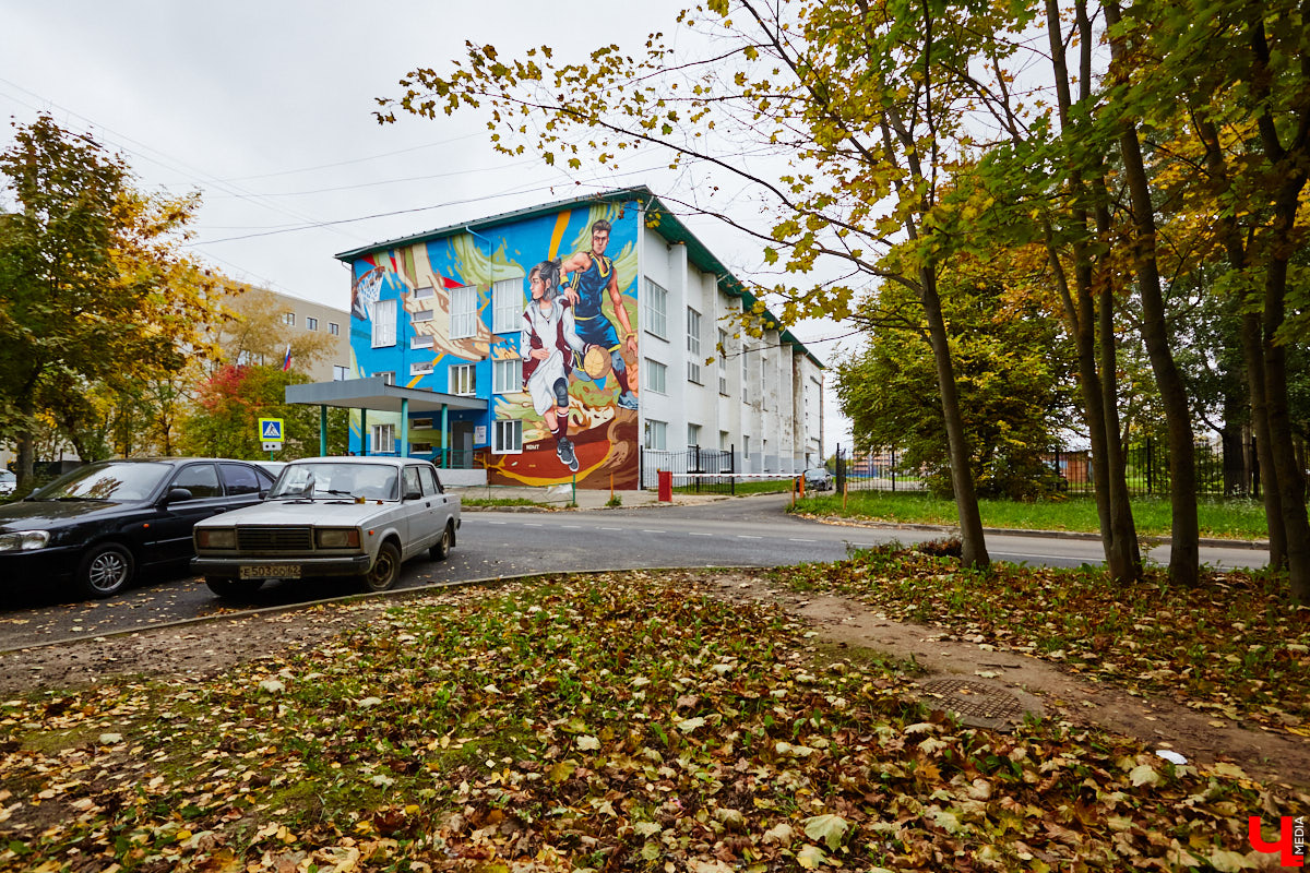 В этот раз на карте городских арт-обновлений — только крупные работы. Собрали топ-4 фасада с мотивами спорта, любви и мечты в Центральном парке, Перекопском городке, на улицах Университетской и Строителей.