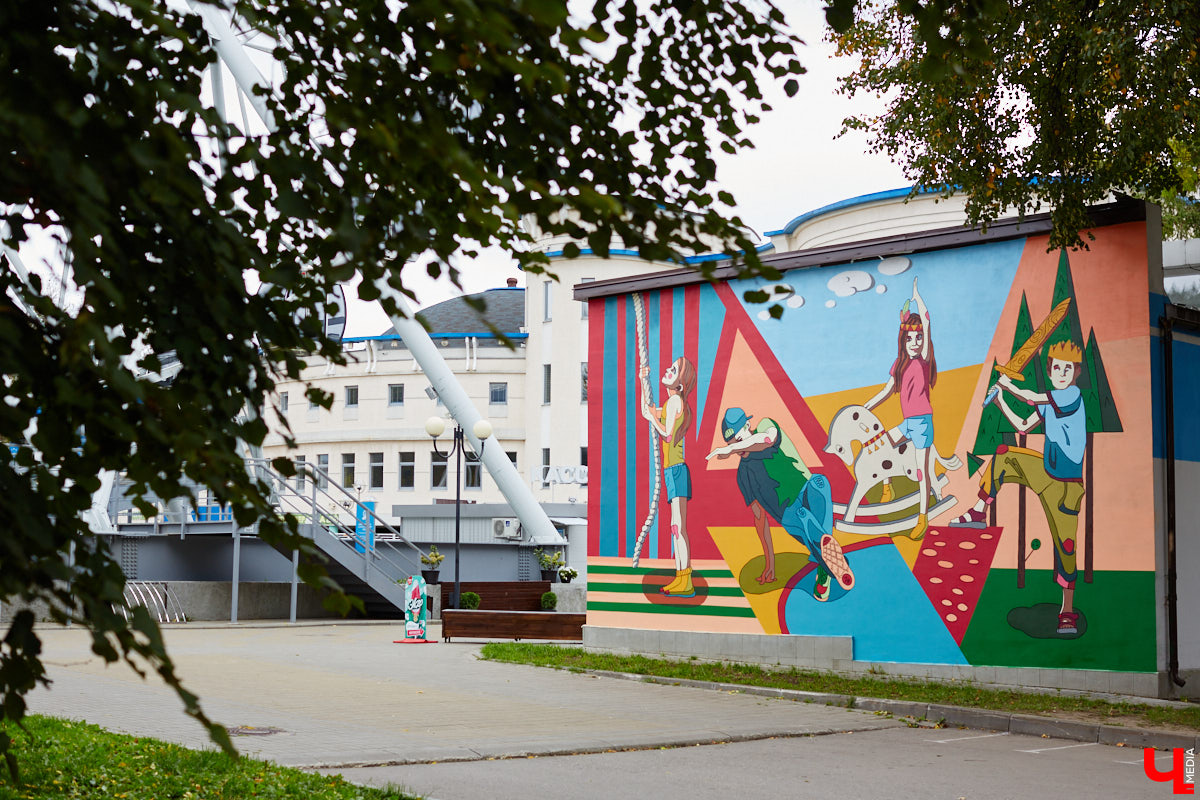 В этот раз на карте городских арт-обновлений — только крупные работы. Собрали топ-4 фасада с мотивами спорта, любви и мечты в Центральном парке, Перекопском городке, на улицах Университетской и Строителей.