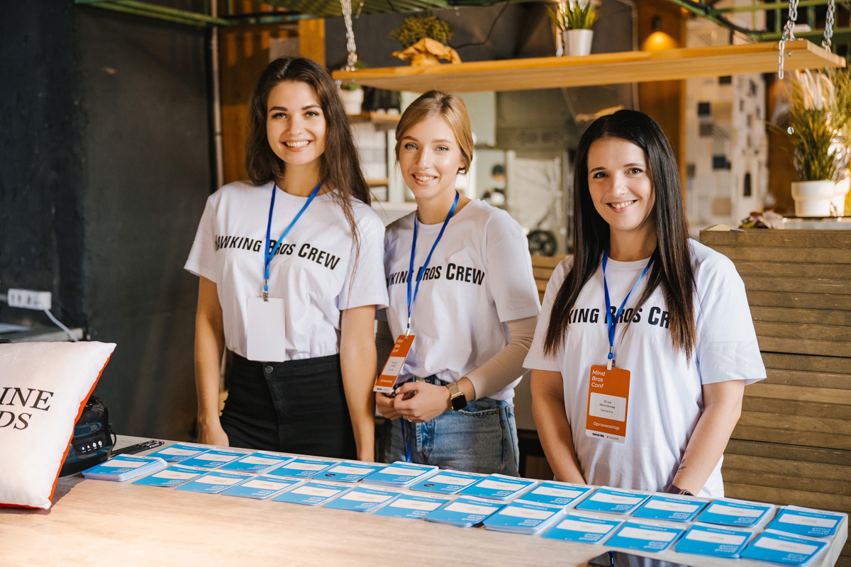 Mind Bros Conf — большое образовательное мероприятие во Владимире для представителей IT-отрасли. В минувшую субботу состоялась пилотная встреча с размахом: на докладах, интервью и воркшопах по теме в общей сложности побывали 200+ человек.