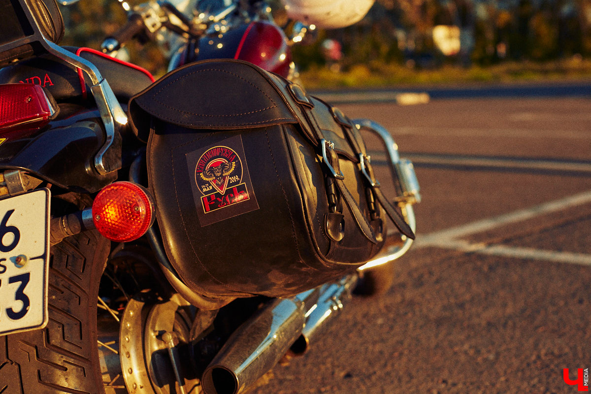 Сегодня девушками на мотоциклах никого не удивишь. Однако Наталии Дикой есть чем поделиться! Например, рассказом о своем чоппере Honda Steed 600 по кличке Цветочек. Завершаем байк-сезон обзором аккуратного «японца».