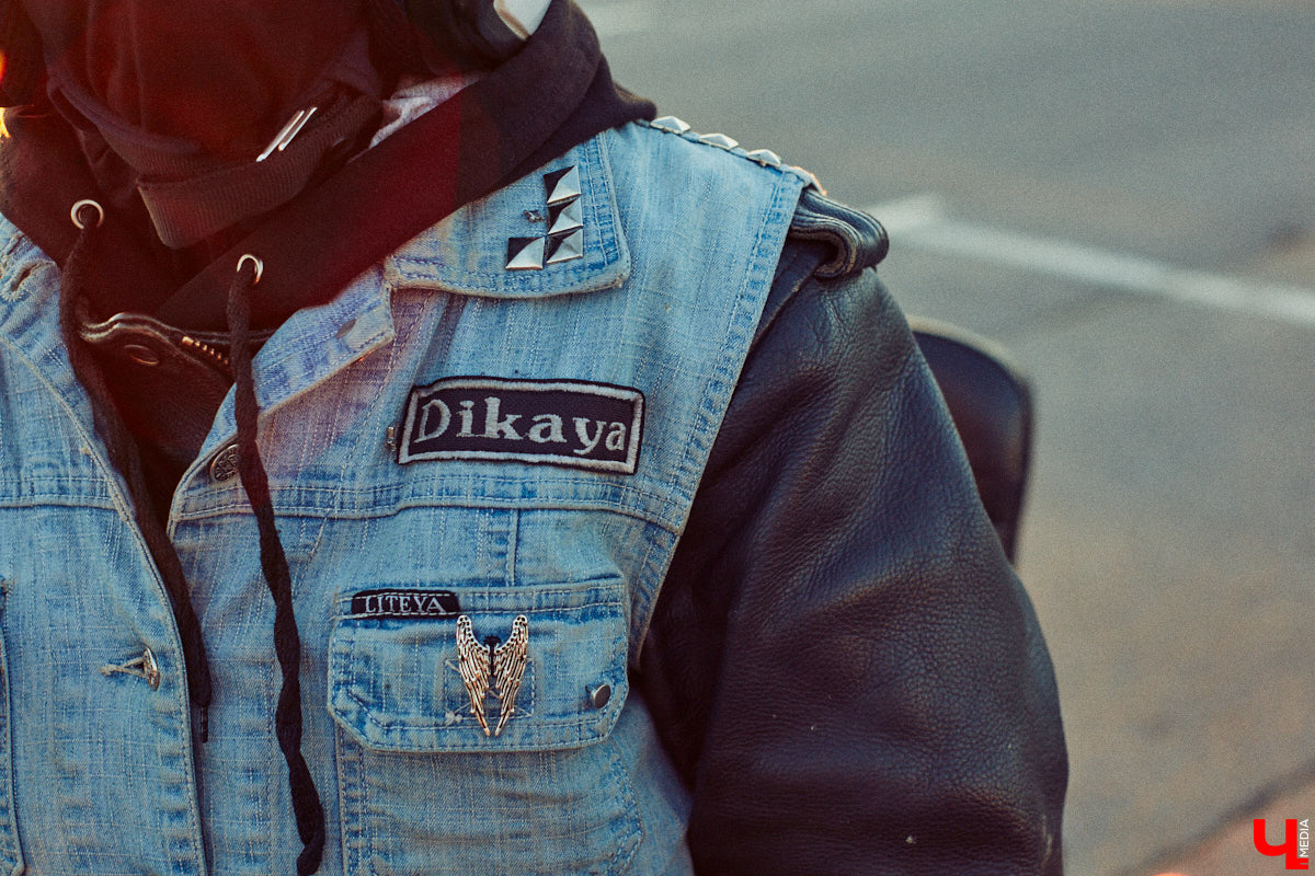 Сегодня девушками на мотоциклах никого не удивишь. Однако Наталии Дикой есть чем поделиться! Например, рассказом о своем чоппере Honda Steed 600 по кличке Цветочек. Завершаем байк-сезон обзором аккуратного «японца».