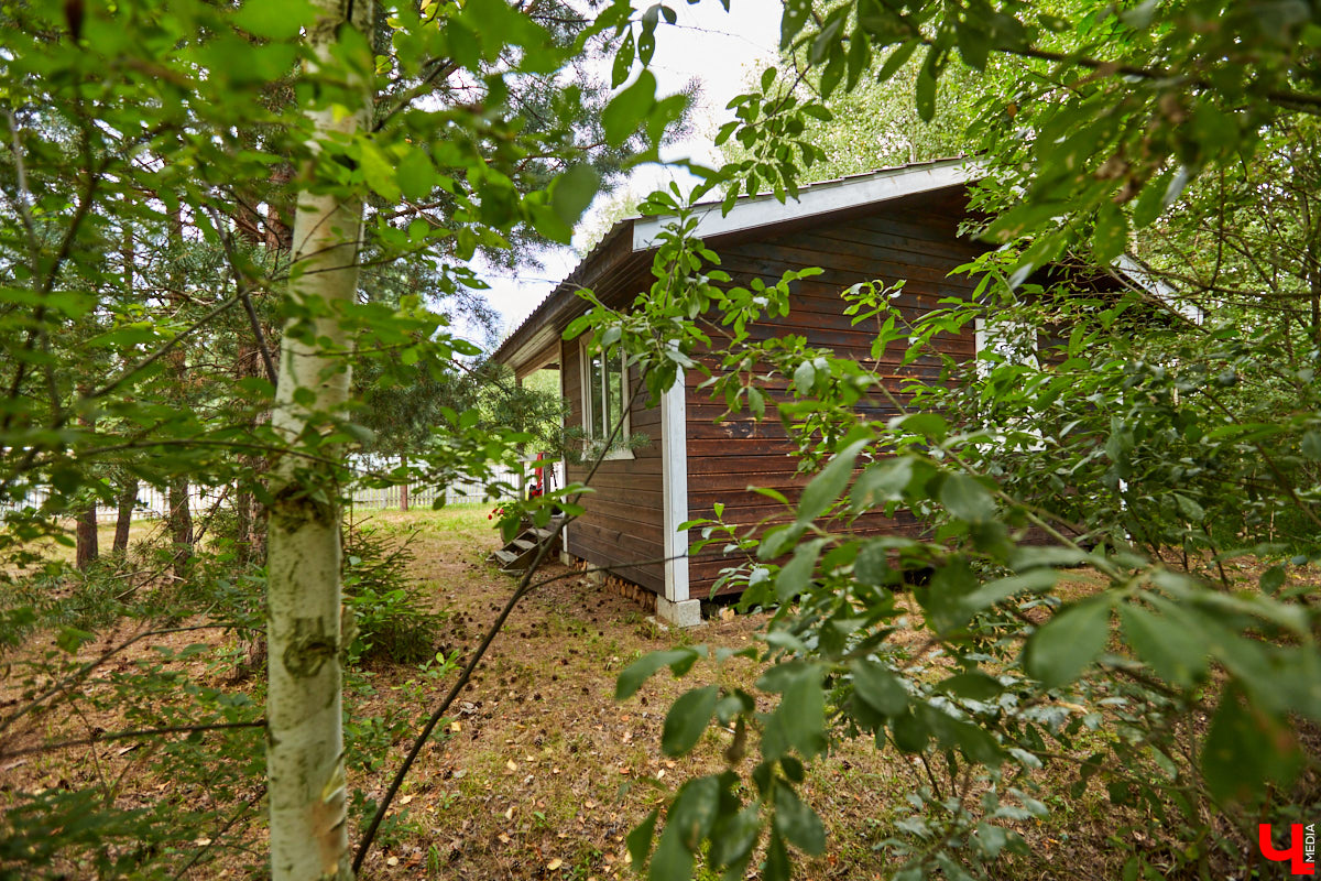 Ольга Журавлева, организатор первого в России международного фестиваля прядения и ткачества, пустила нас в свой очаровательный домик, где хранится много вещей с историей!