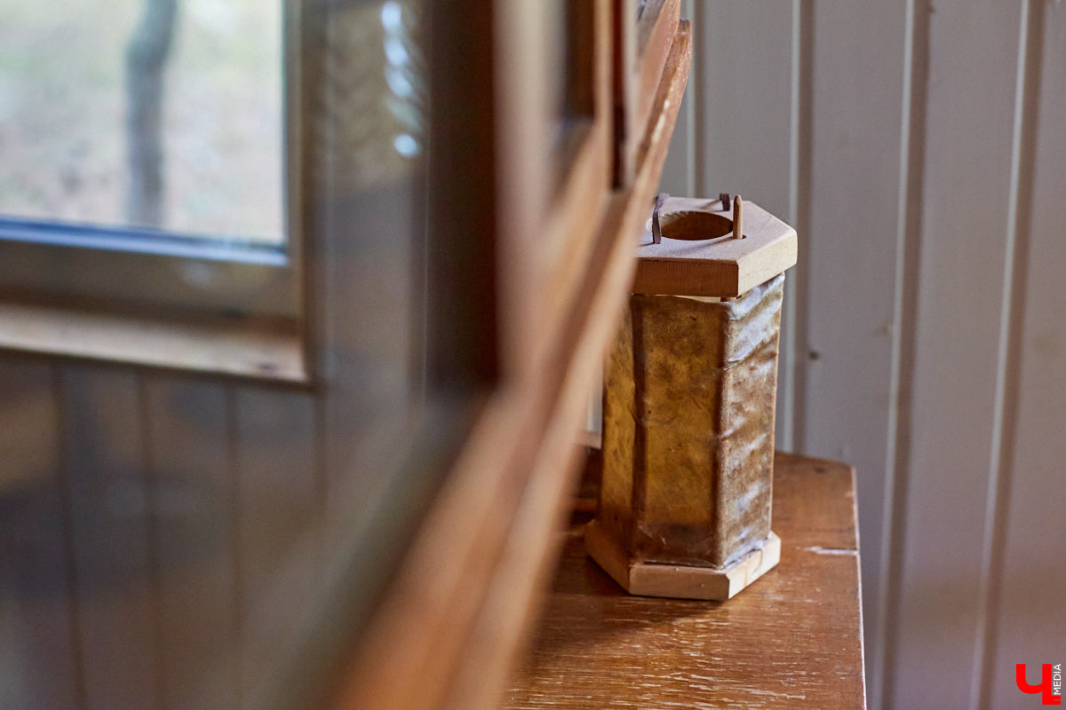 Ольга Журавлева, организатор первого в России международного фестиваля прядения и ткачества, пустила нас в свой очаровательный домик, где хранится много вещей с историей!