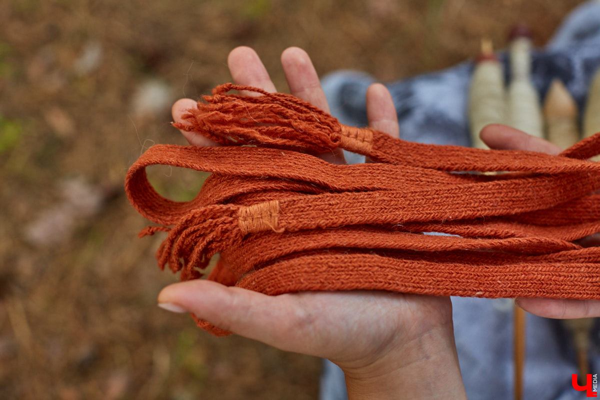 Ольга Журавлева, организатор первого в России международного фестиваля прядения и ткачества, пустила нас в свой очаровательный домик, где хранится много вещей с историей!