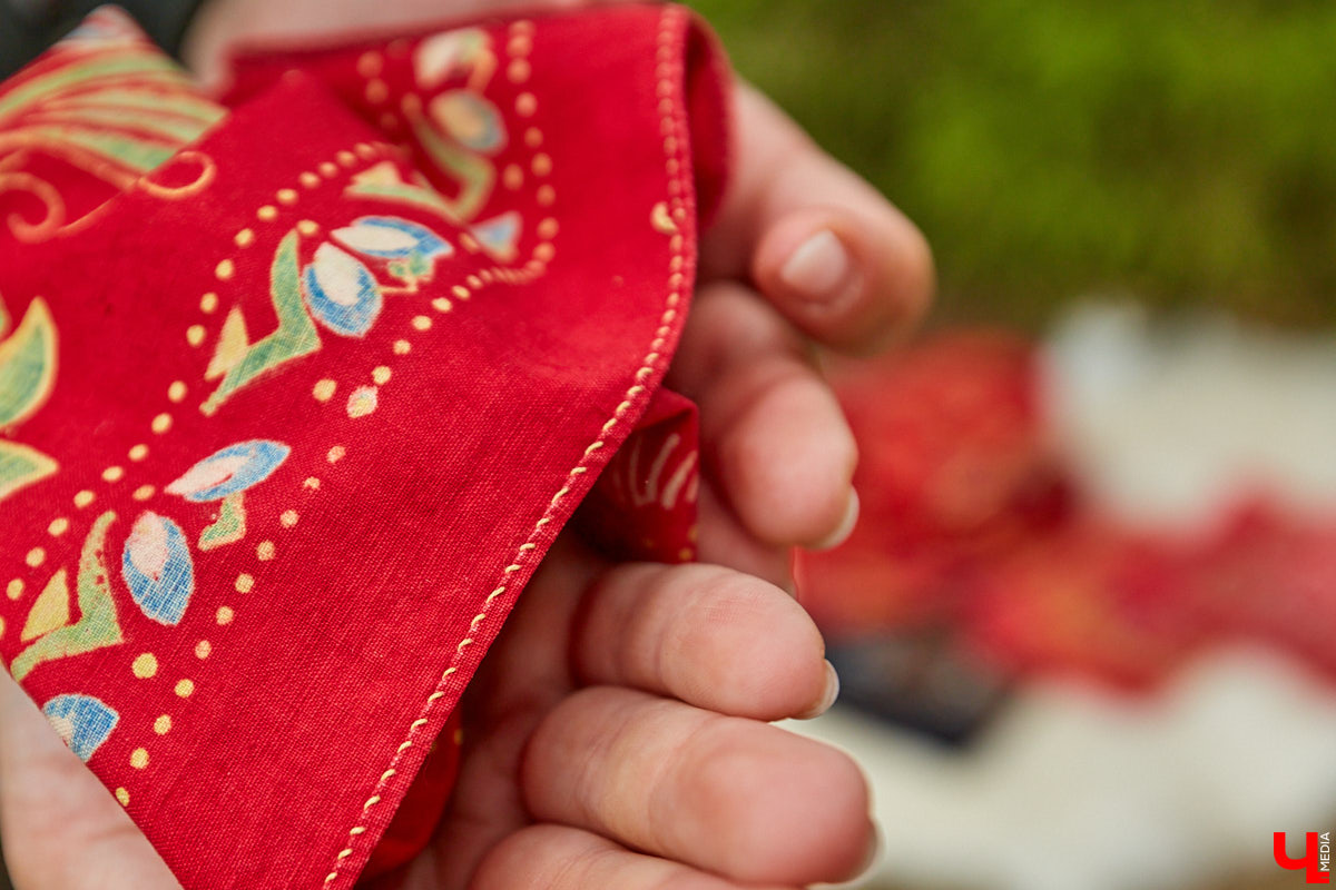 Ольга Журавлева, организатор первого в России международного фестиваля прядения и ткачества, пустила нас в свой очаровательный домик, где хранится много вещей с историей!