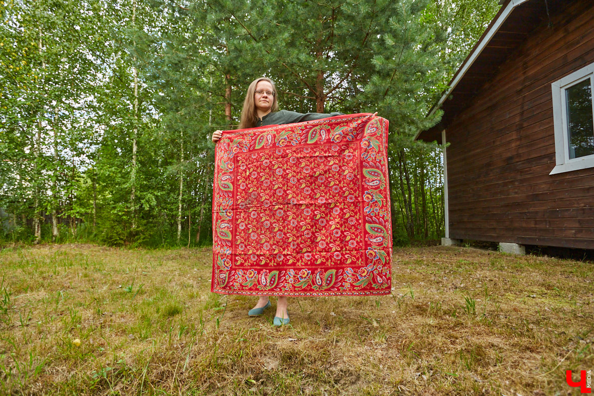 Ольга Журавлева, организатор первого в России международного фестиваля прядения и ткачества, пустила нас в свой очаровательный домик, где хранится много вещей с историей!