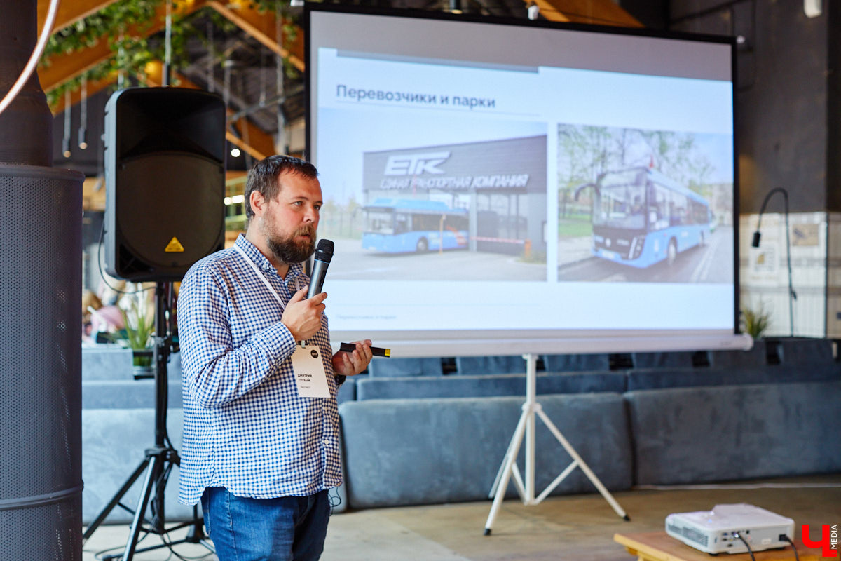 В выходные прошел второй владимирский урбанистический фестиваль от общественного движения «Владимир будущего». Там искали решения наболевших проблем города. О результатах активистов — в фоторепортаже «Ключ-Медиа».