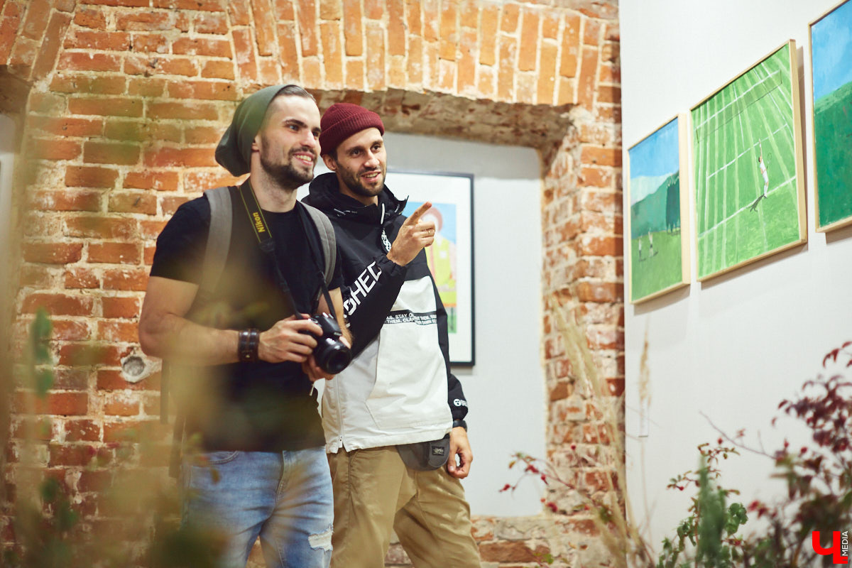 Во владимирском ЦСК вновь ожило галерейное пространство. Сейчас там представлена выставка работ местной художницы Люси Соловьевой и нижегородского автора Димы Жукова. Экспозиция предлагает зрителям отдохнуть от смысловой нагрузки, а потому называется «Зоны отдыха».