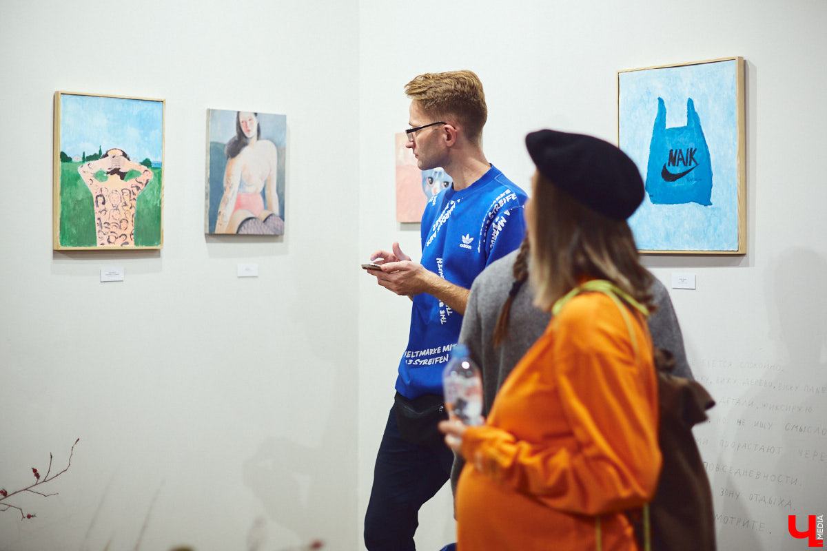 Во владимирском ЦСК вновь ожило галерейное пространство. Сейчас там представлена выставка работ местной художницы Люси Соловьевой и нижегородского автора Димы Жукова. Экспозиция предлагает зрителям отдохнуть от смысловой нагрузки, а потому называется «Зоны отдыха».