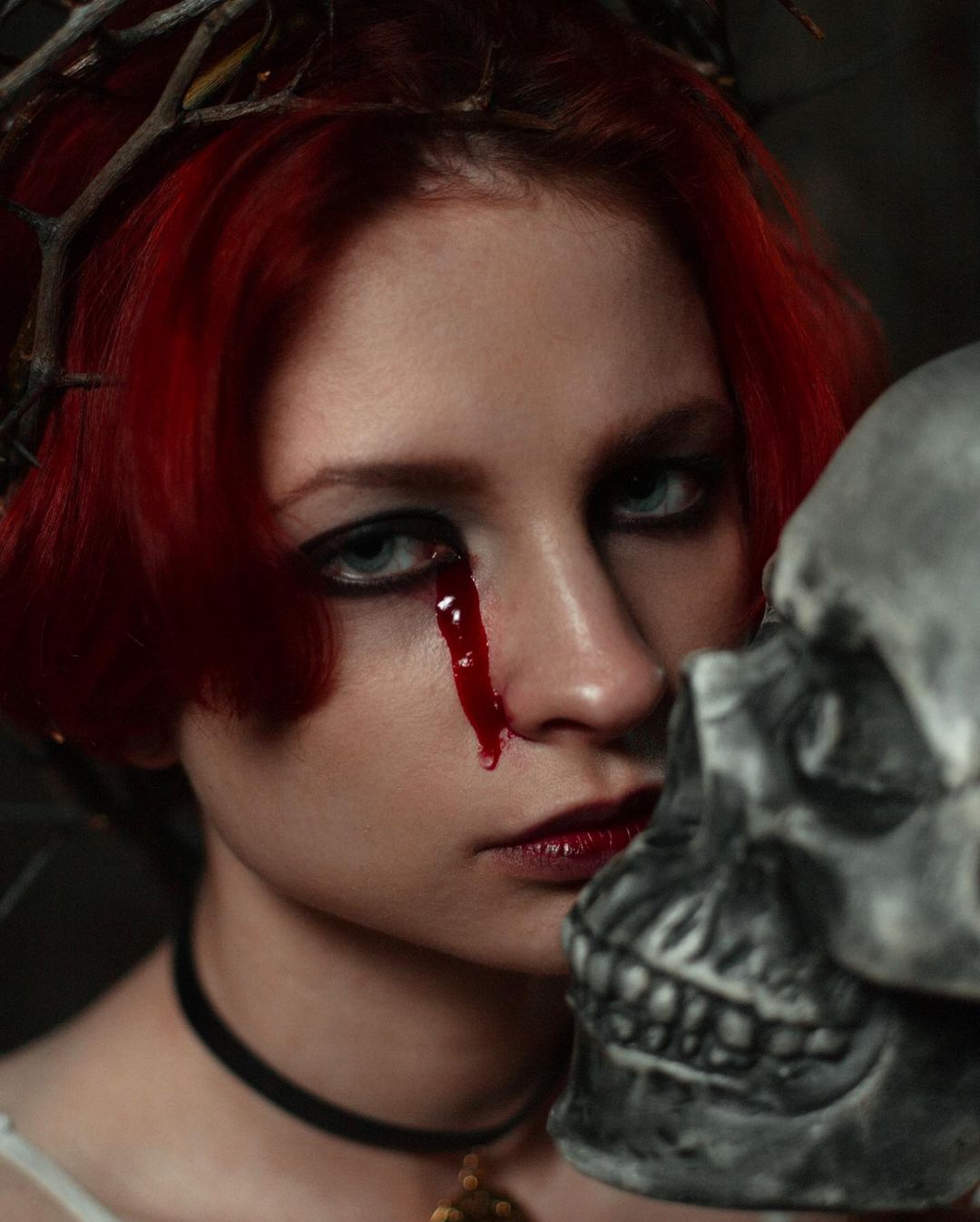 Скрытые смыслы украшают контент, и благодаря проработке концепта снимки переходят из категории «повседневный щёлк» в «настоящее творчество». Разберемся в тонких материях с владимирскими авторами, не боящимися создавать фотографии вне коммерческих стандартов.