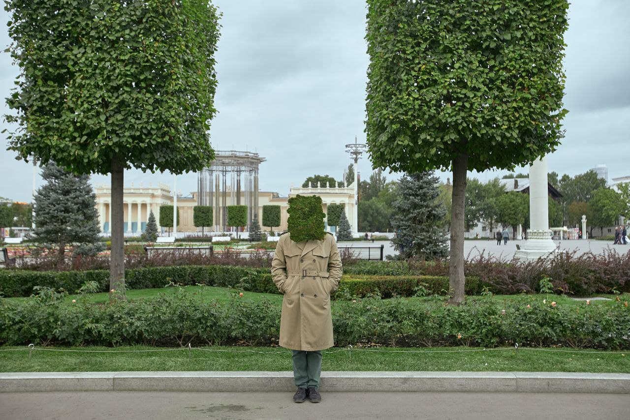 Скрытые смыслы украшают контент, и благодаря проработке концепта снимки переходят из категории «повседневный щёлк» в «настоящее творчество». Разберемся в тонких материях с владимирскими авторами, не боящимися создавать фотографии вне коммерческих стандартов.