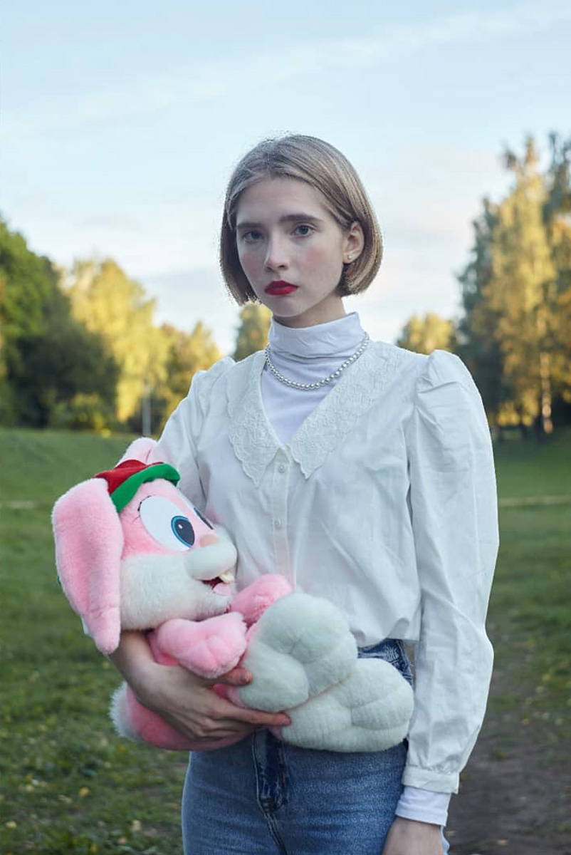 Скрытые смыслы украшают контент, и благодаря проработке концепта снимки переходят из категории «повседневный щёлк» в «настоящее творчество». Разберемся в тонких материях с владимирскими авторами, не боящимися создавать фотографии вне коммерческих стандартов.