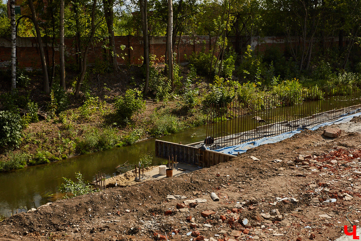 Осенью 2021 года дорожники укрепляют грунт способом инъектирования на Рпенском проезде, а расширение дороги от Суздаля планируется через несколько лет. И это далеко не все дорожные новости на сегодня.