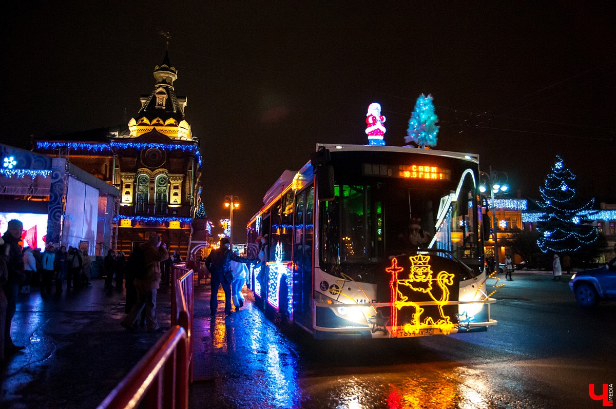 Осенью 2021 года дорожники укрепляют грунт способом инъектирования на Рпенском проезде, а расширение дороги от Суздаля планируется через несколько лет. И это далеко не все дорожные новости на сегодня.