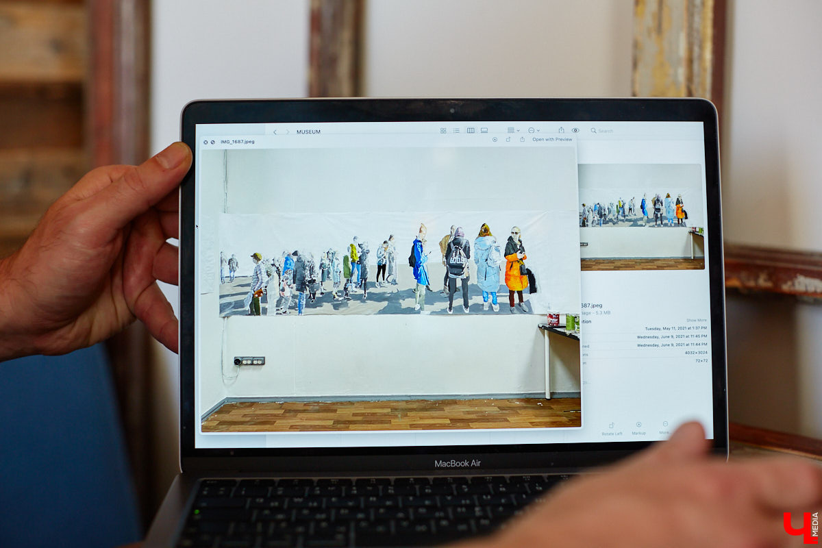 Пять лет назад в рамках интервью «Ключ-Медиа» расспросил переехавшего в Суздаль американца Евгения Кравцова о творчестве. С прошлой встречи прошло немало времени, и художнику есть чем поделиться. В преддверии персональной выставки в Суздале, он рассказывает о своих новых и концептуальных проектах.