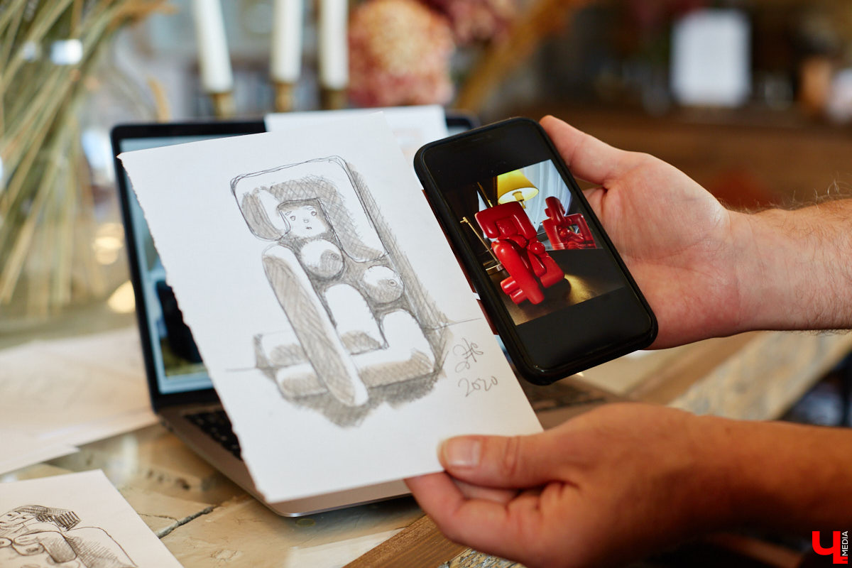 Пять лет назад в рамках интервью «Ключ-Медиа» расспросил переехавшего в Суздаль американца Евгения Кравцова о творчестве. С прошлой встречи прошло немало времени, и художнику есть чем поделиться. В преддверии персональной выставки в Суздале, он рассказывает о своих новых и концептуальных проектах.