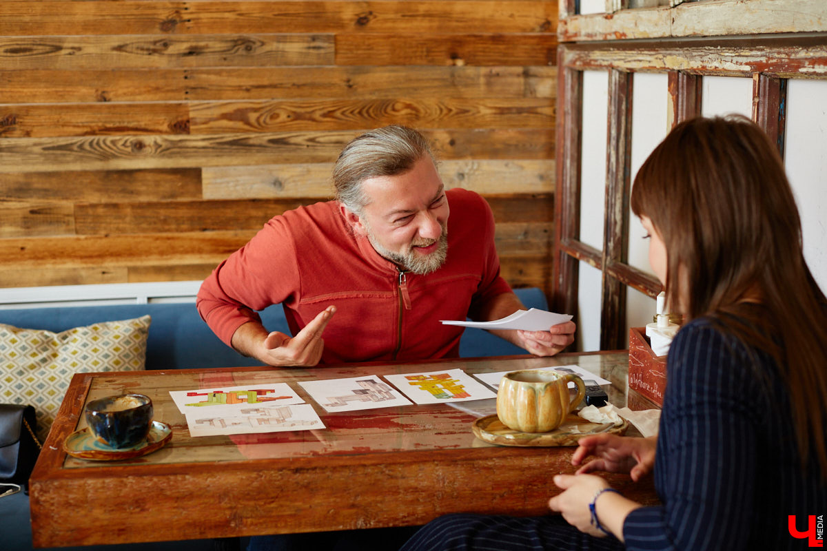 Пять лет назад в рамках интервью «Ключ-Медиа» расспросил переехавшего в Суздаль американца Евгения Кравцова о творчестве. С прошлой встречи прошло немало времени, и художнику есть чем поделиться. В преддверии персональной выставки в Суздале, он рассказывает о своих новых и концептуальных проектах.