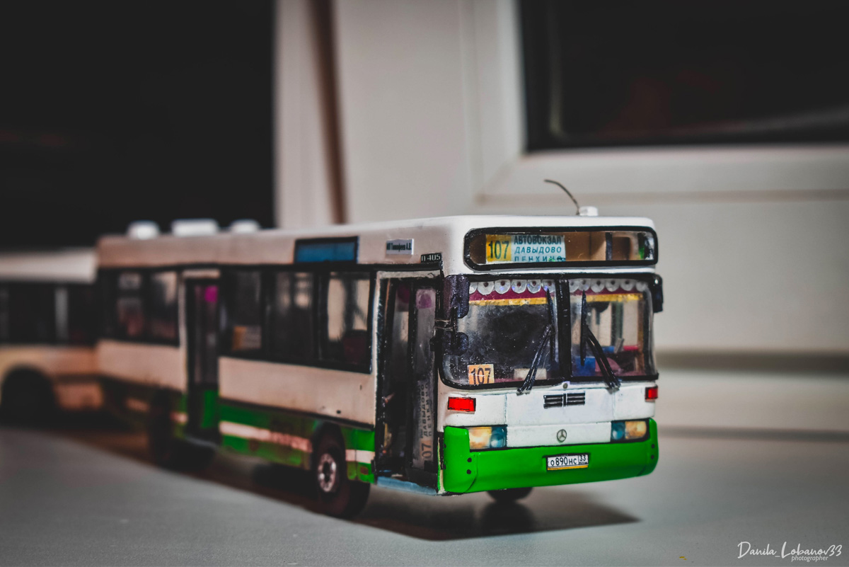 История вдохновленного общественным транспортом кондуктора Данилы Лобанова, который создает точные копии автобусов.